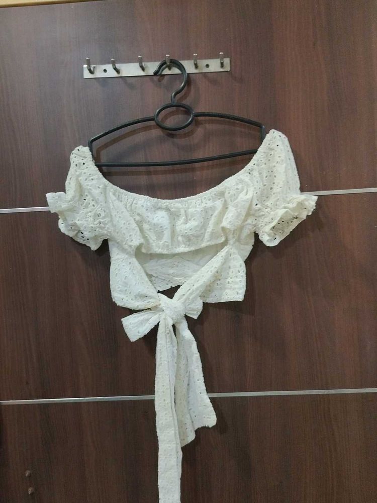 cut out crop top
