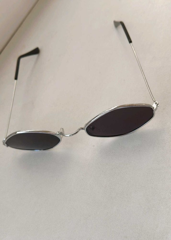 Unisex Stylish Retro Oval Sunglasses