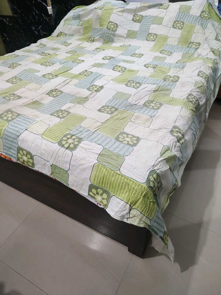 combo of two queen size Patterned Bedsheet