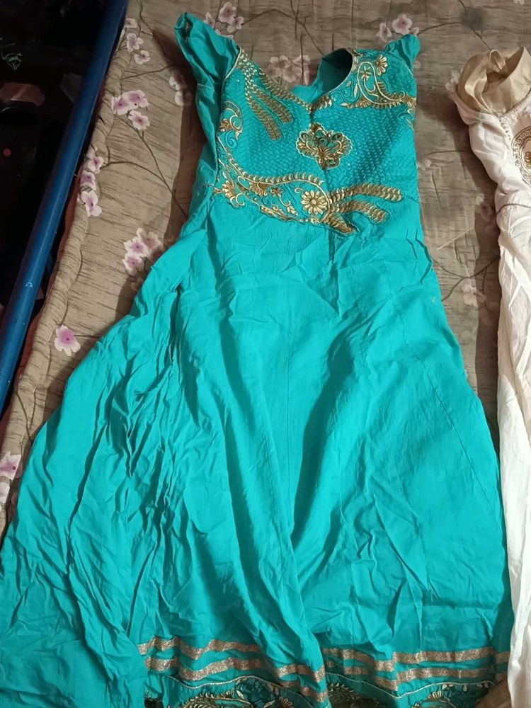 Elegant Blue Embroidered Kurta
