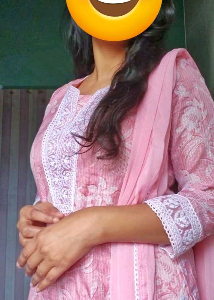 Elegant Pink Embroidered Kurta Set