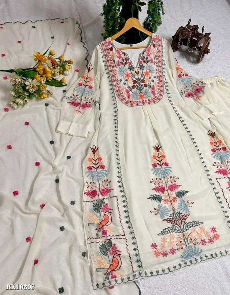Embroidered White Salwar Kameez Set