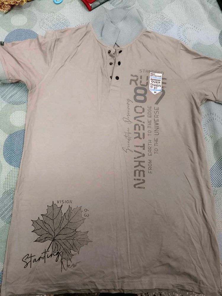 Men&#39;s collar T shirt in L 40 size