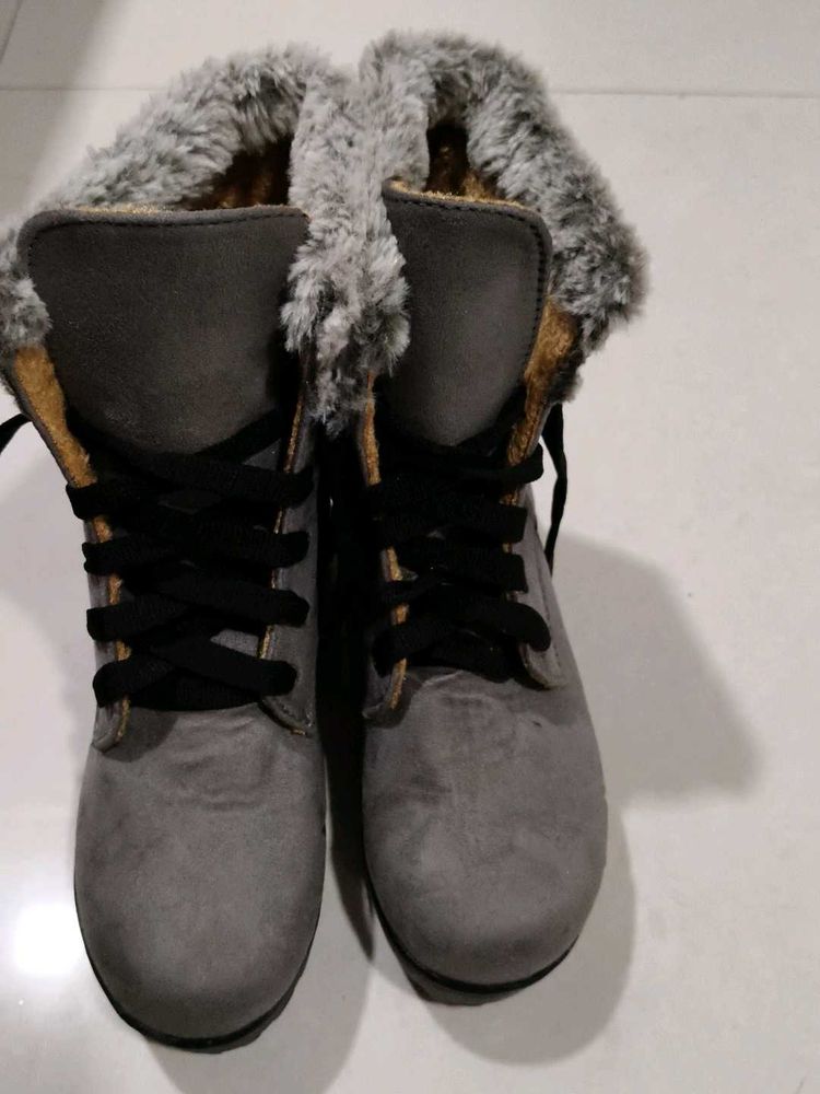 Grey Fur Trim Boots