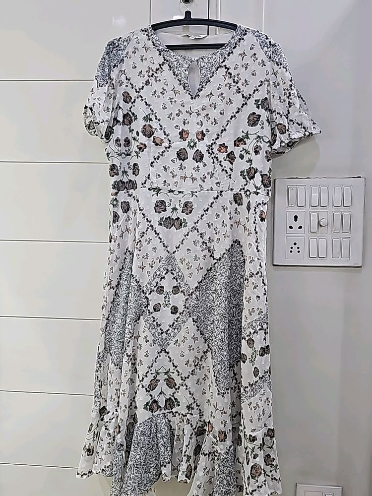 Lain Quarters White Floral Georgette Dress