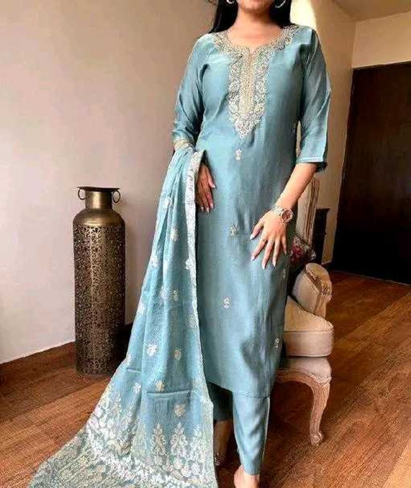 Myra Suit
