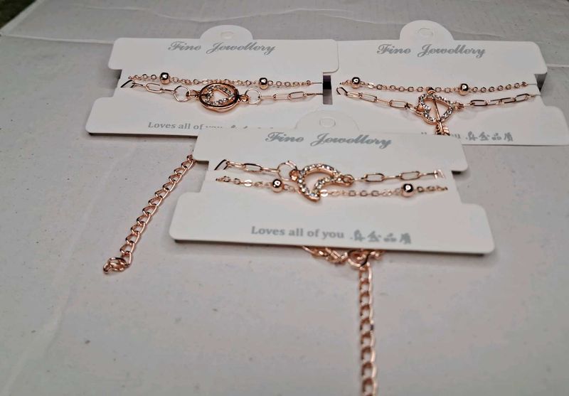 BRACELET