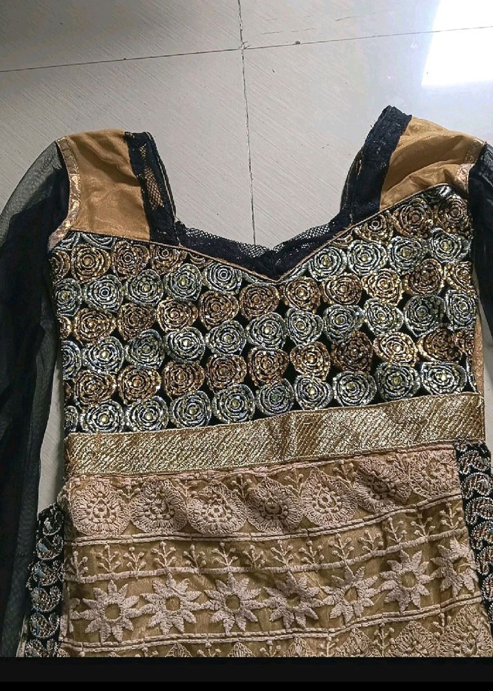 Beautiful Embroidery Kurti Set