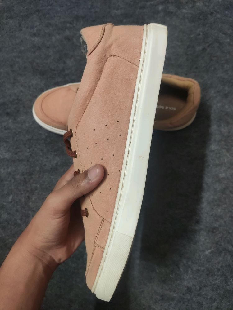 Sneaker