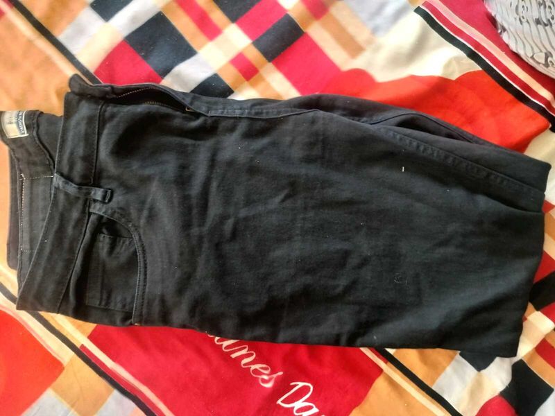 Black Jeans - Classic Style