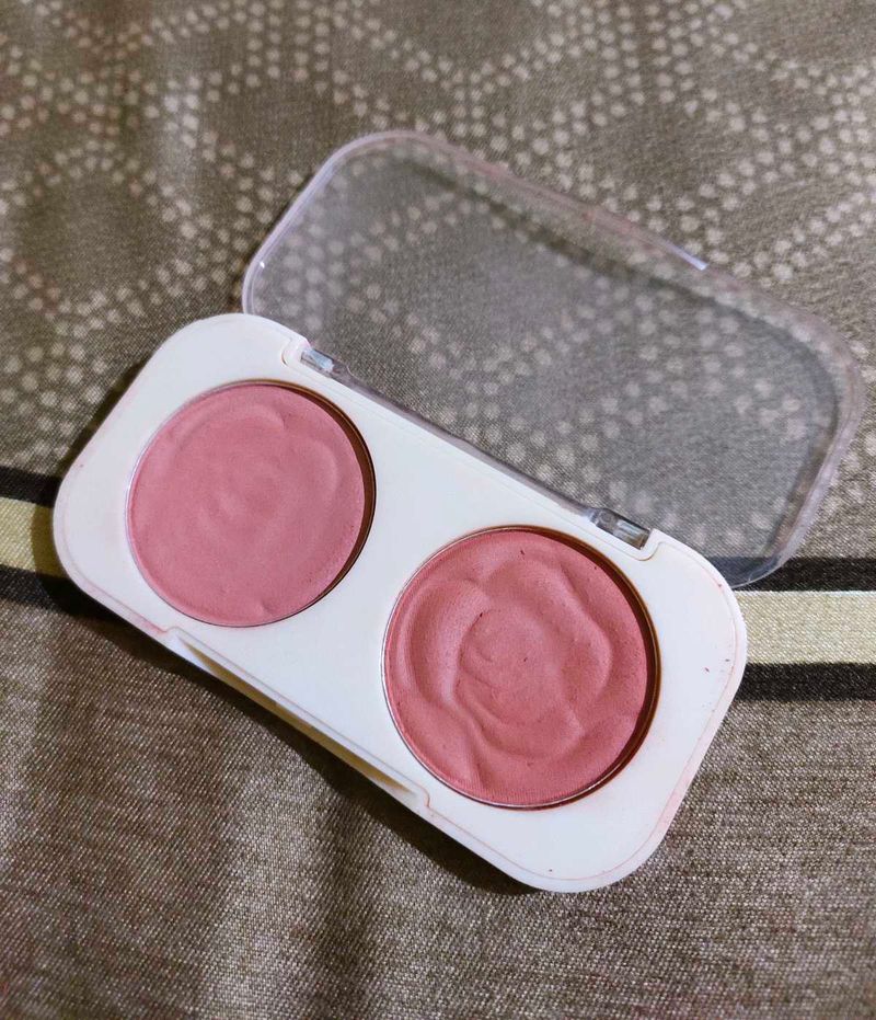 Cheek Me Color Strokes 2 Shades Powder Blusher