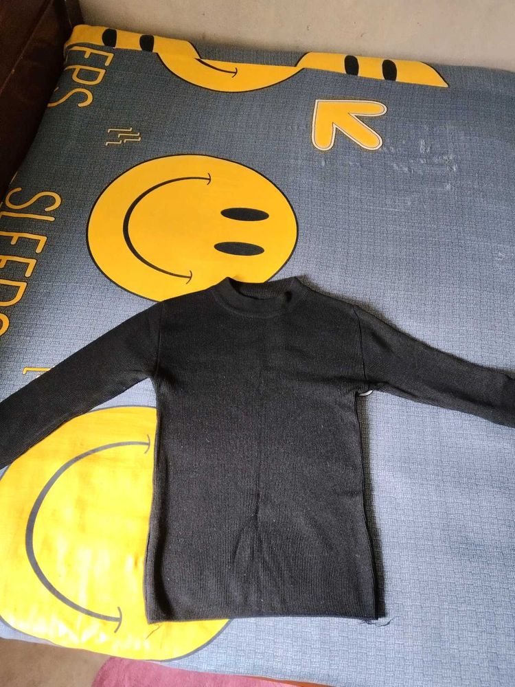 women fitted woolen top