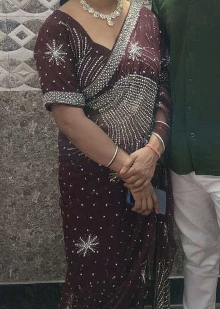Elegant Maroon Saree with stretch blouse