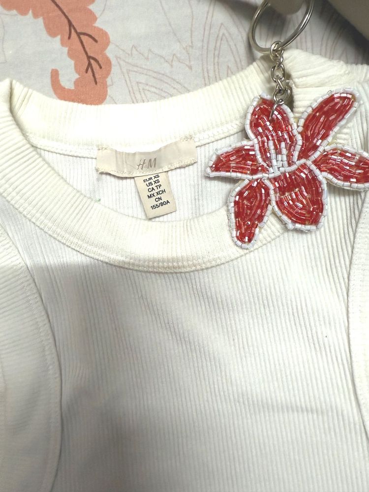H&amp;M White Ribbed Top XS
