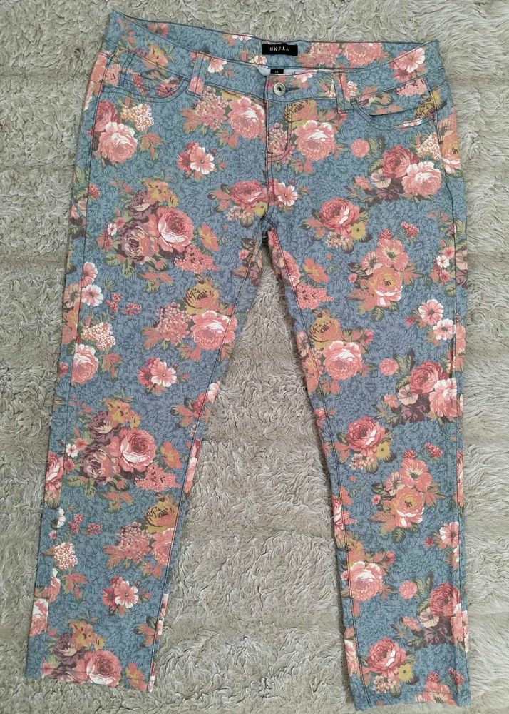👖🌸 UK2LA Floral Print Jeans