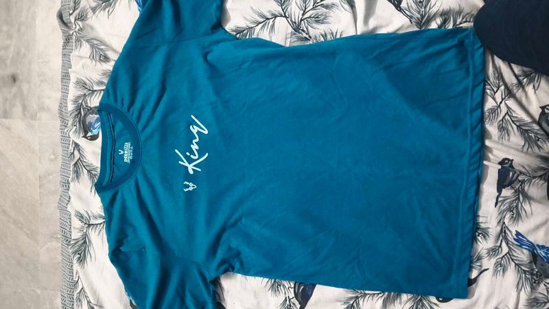 &#34;A King&#34; Graphic Tee