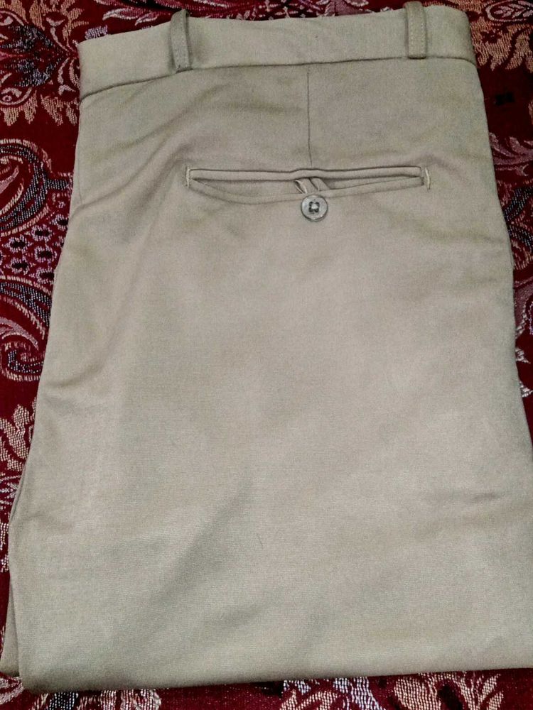Men&#39;s Khaki Pants