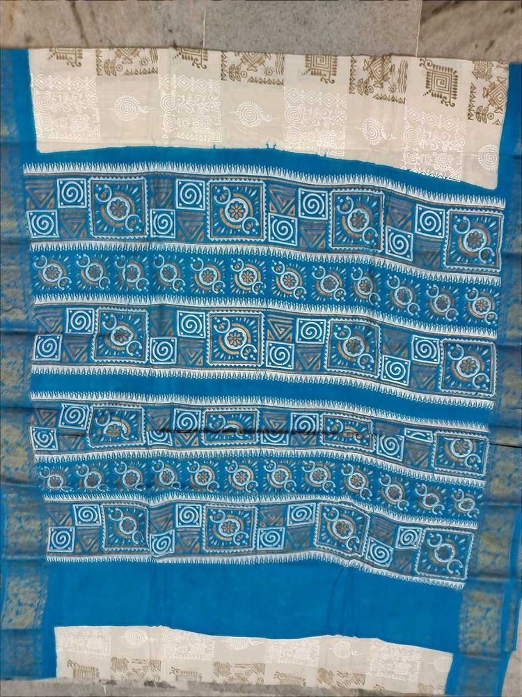 Blue &amp; Beige Patterned Saree