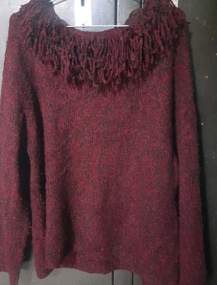 Sweater With Thread Pattern