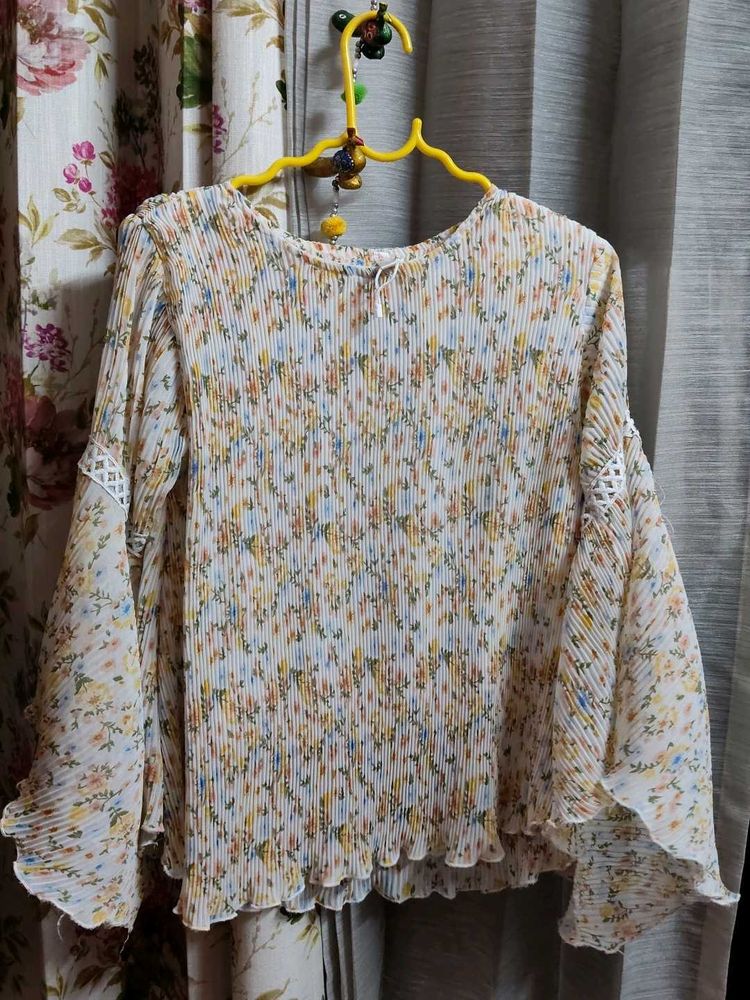 Floral Pleated Bell Sleeve Blouse