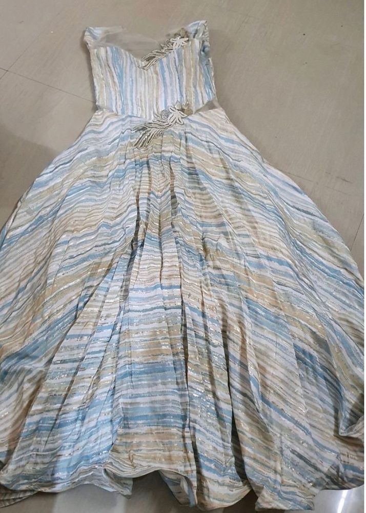 Beautiful Heavy Blue gown With Can