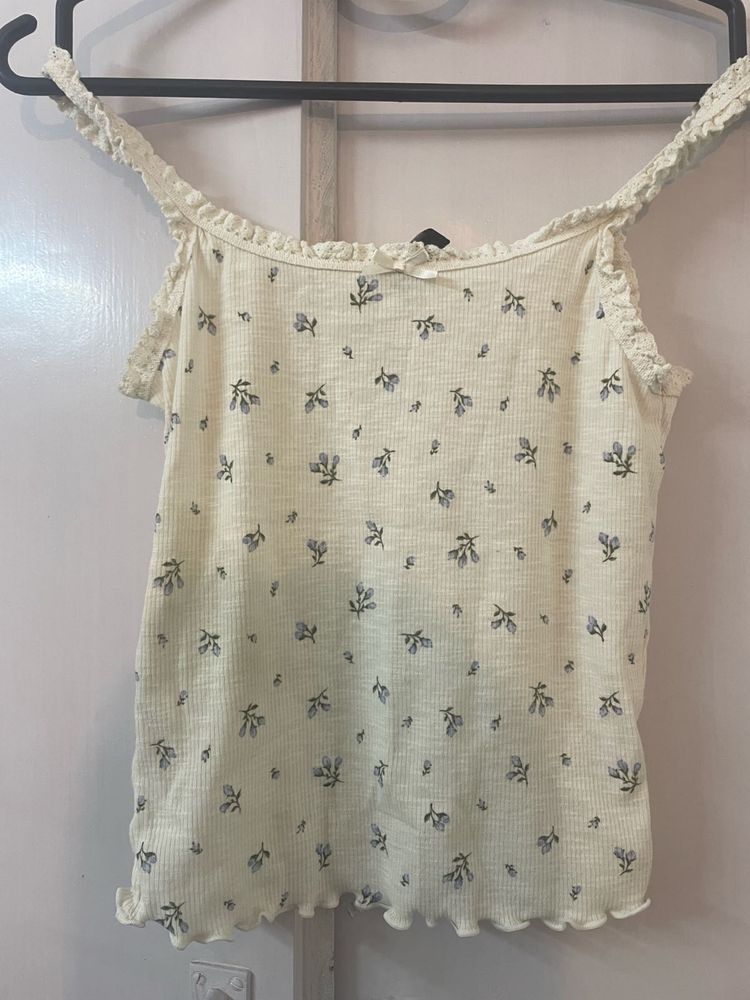 h&amp;m lace trimmed floral cami top