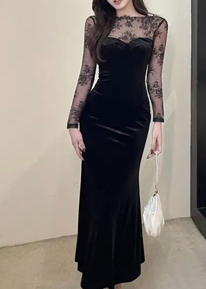 Elegant Black Lace Velvet Mermaid Gown