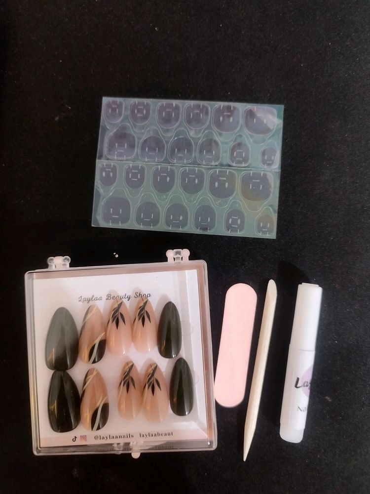 Laylaa Press On Nails