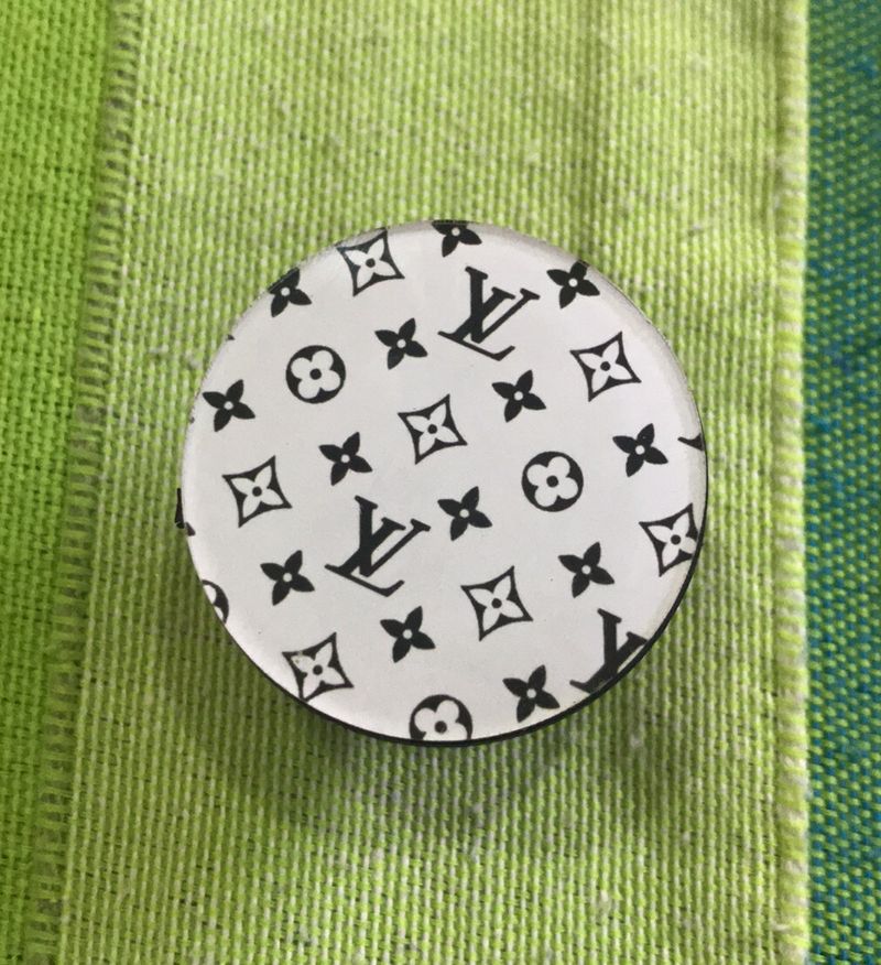 Pop socket White LV Brand Print
