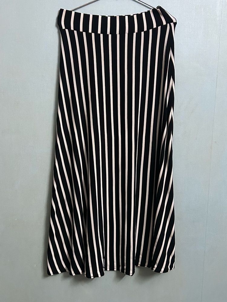Monochrome Vertical Stripe A-Line Skirt