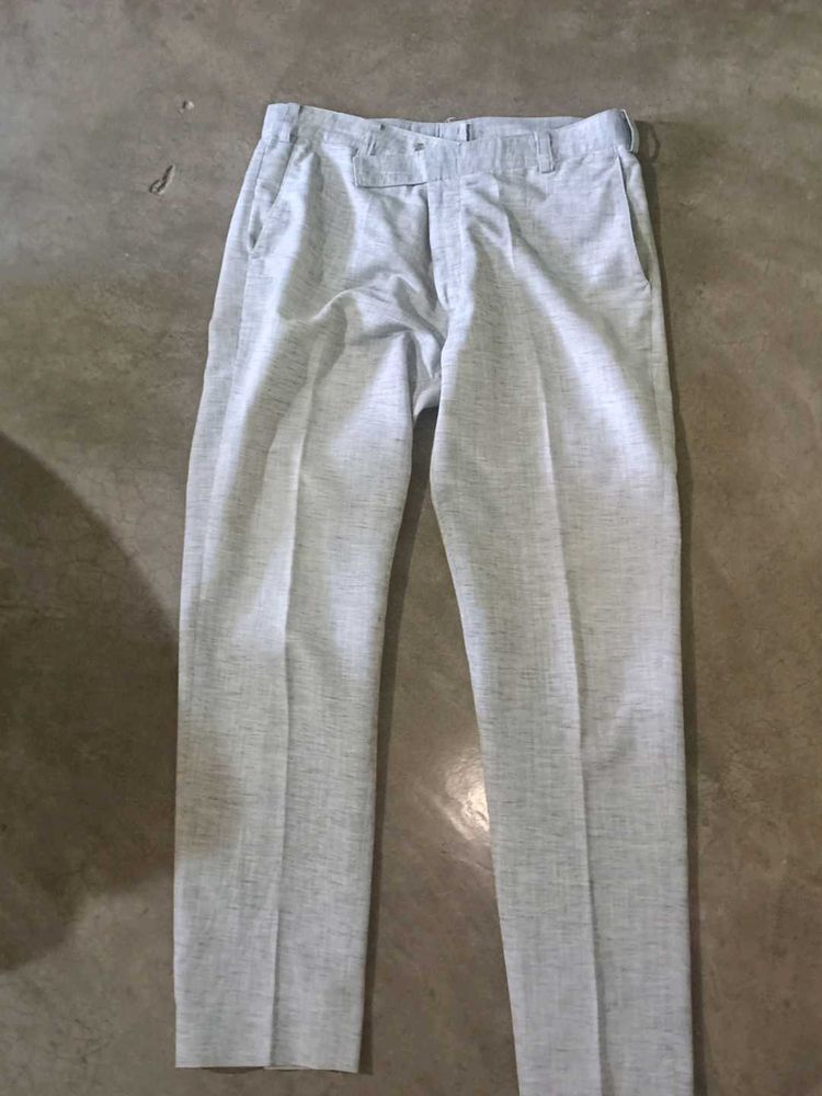 Men&#39;s Light Gray Pants