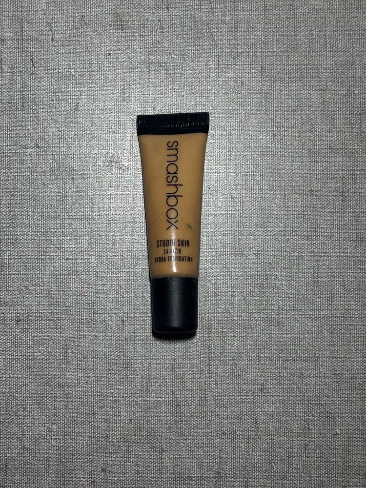 Smashbox Studio Skin Hydrating Foundation