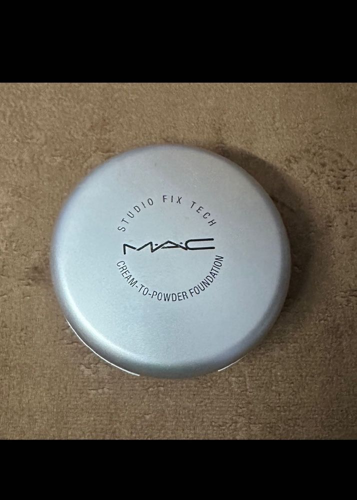 MAC Studio FixTech Cream To Powder Foundation NC40