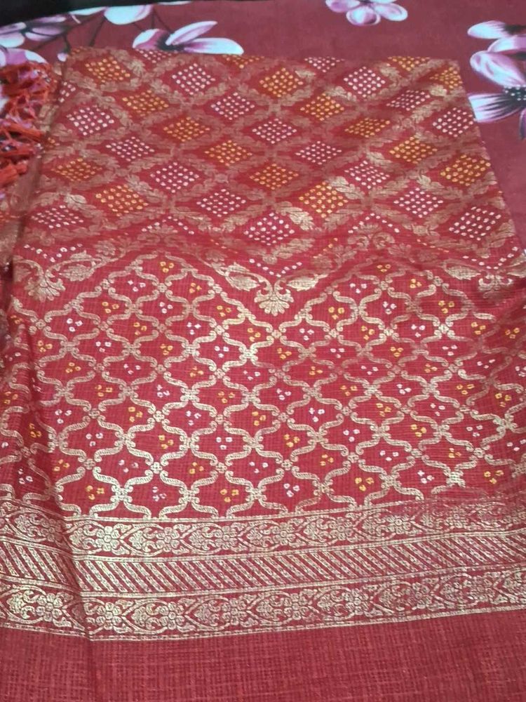 Bandhani saree foil print
