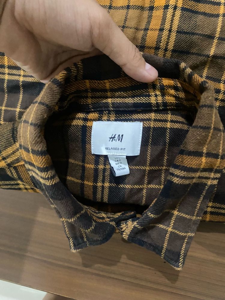 H&amp;M Relaxed Fit Plaid Flannel Shirt