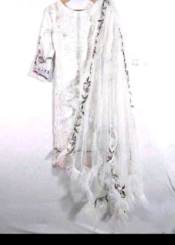 Pakistani White Embroidered Kurta Set