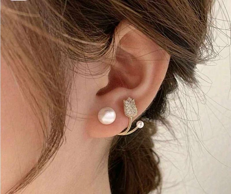 Gold Tone Tulip N Pearl Earrings