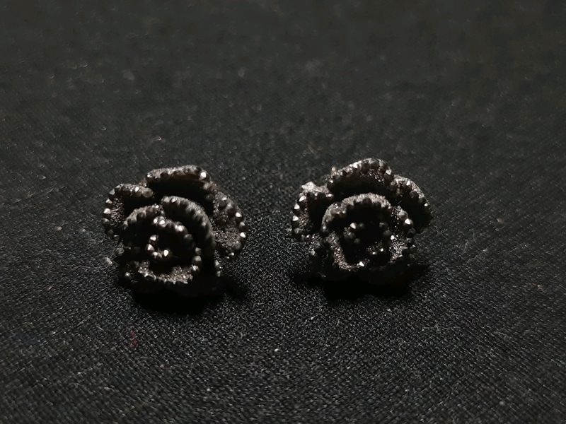 🌹 &#34;Enchanting Petals&#34; Rose Stud Earrings 🌹