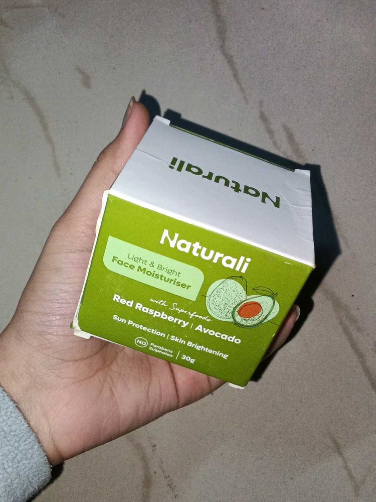 Naturali Light &amp; Bright Moisturizer