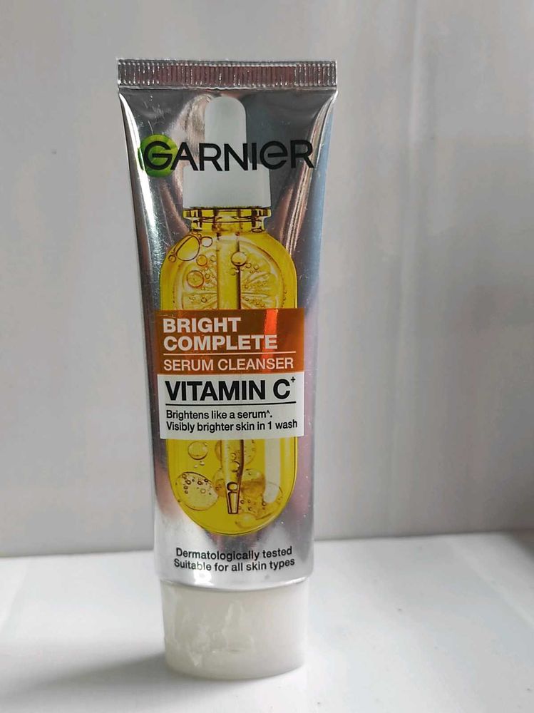 Garnier Bright Complete Cleanser