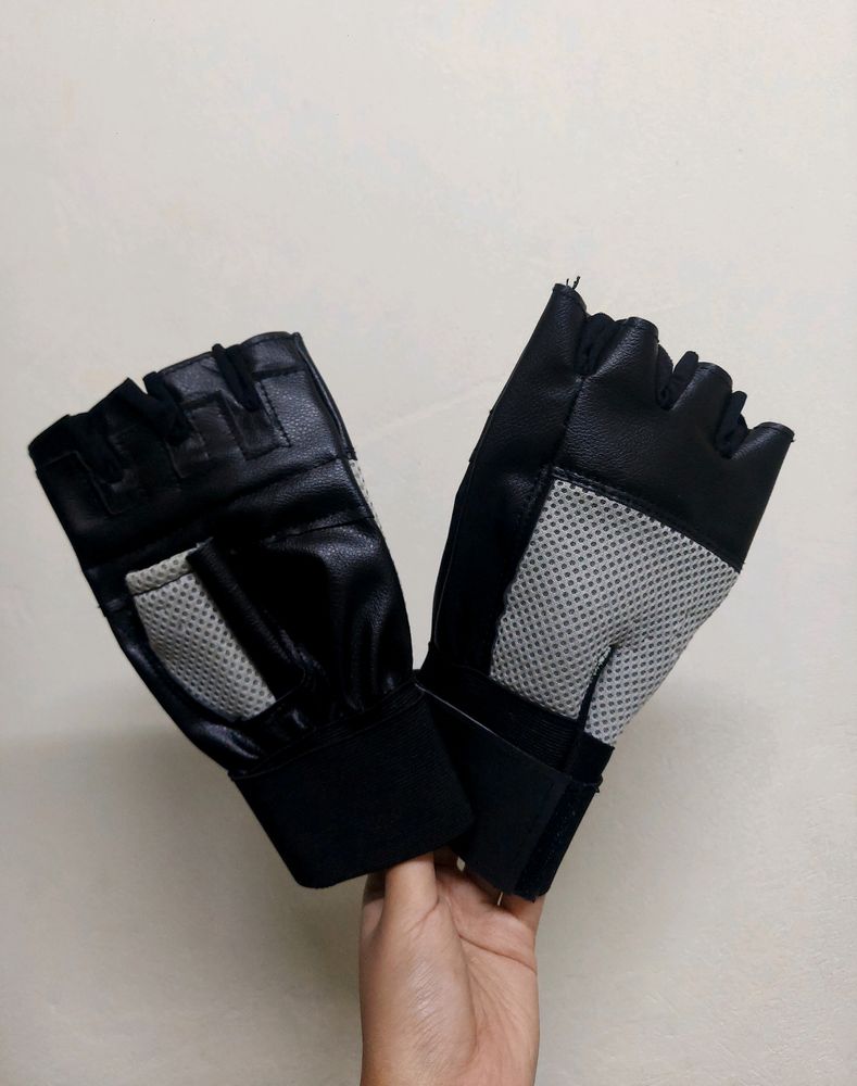 Black Gym/Driving Gloves With Adjustable Straps