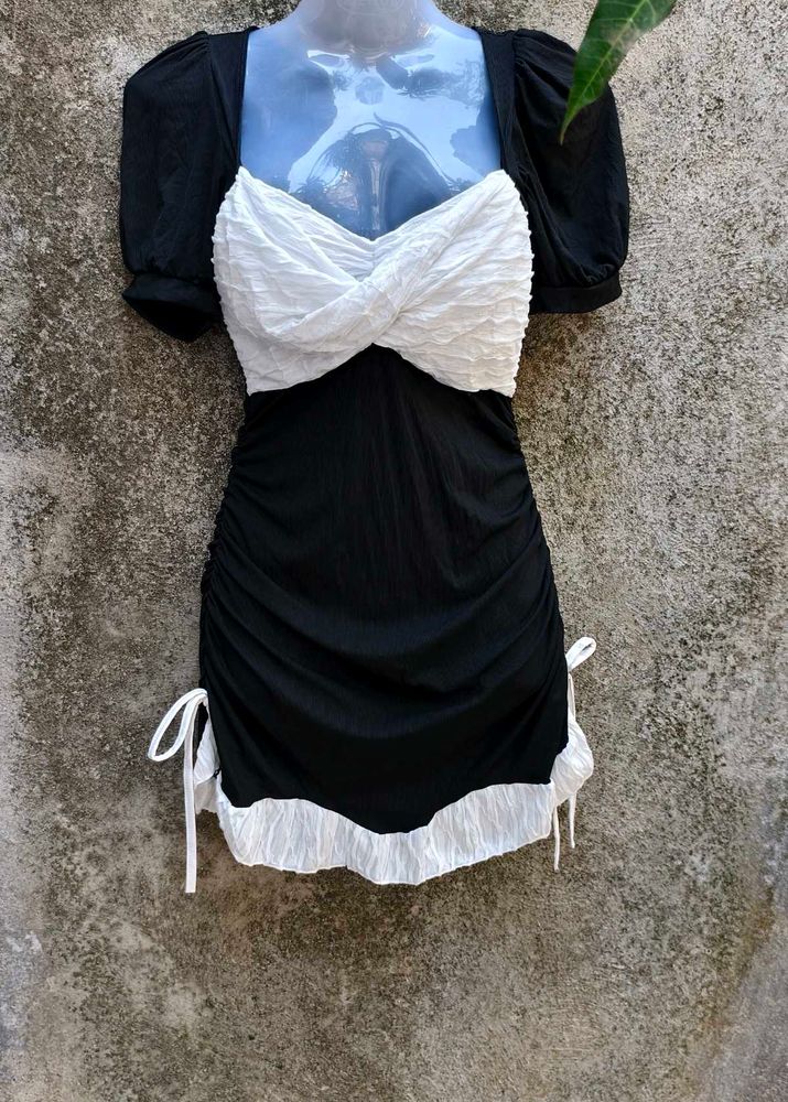 DAMN GORGEOUS RUCHED BODYCON