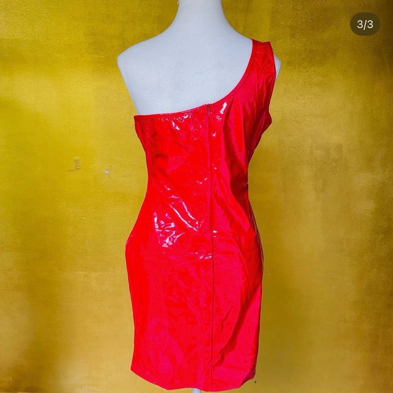 Chic Red One-Shoulder Dress