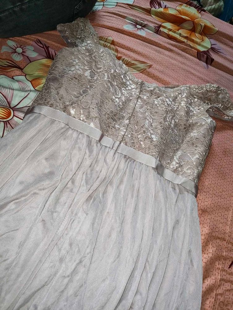 pretty gownn but not my size!