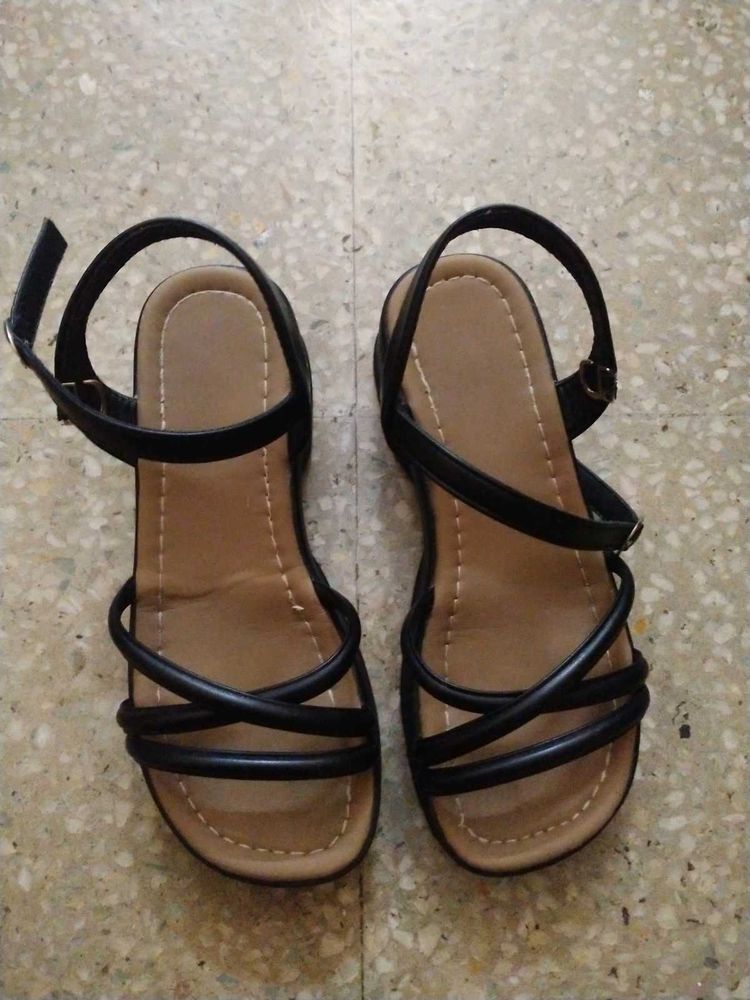 Black Strappy Sandal ✨