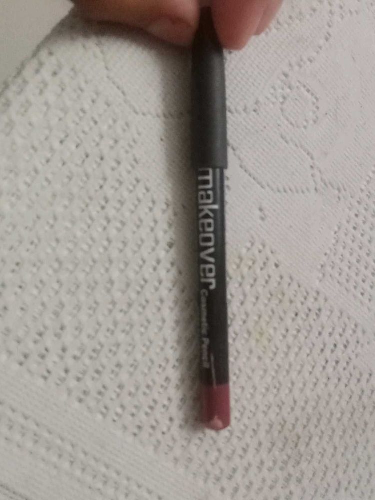Aesthetic Burgundy Lip Liner