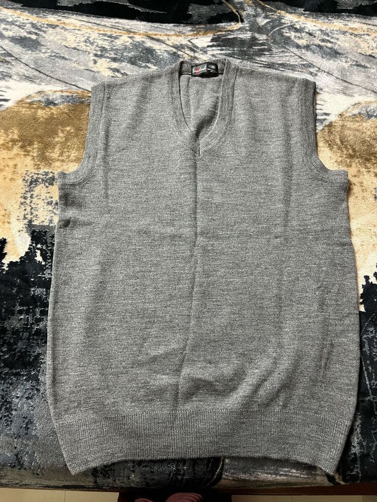Gray Sleeveless Sweater Vest