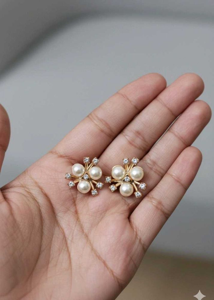 Pearl &amp; Crystal Flower Earrings