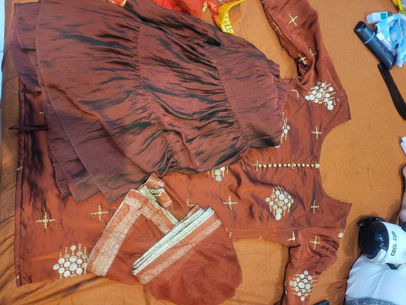 Elegant Ethnic shara set only for 1000