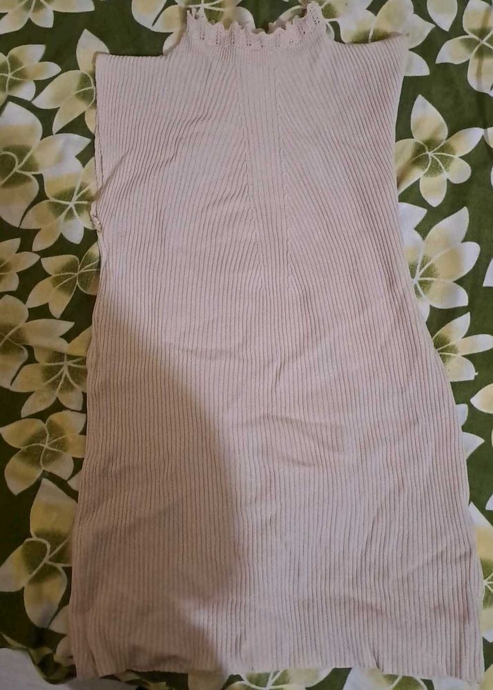 Turtle neck sleeveless top